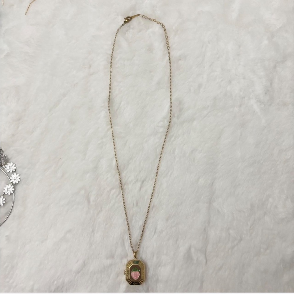 5/$15 🩷 MUST BUNDLE Gold Pink Heart Locket Necklace with Green Accent - Picture 5 of 7
